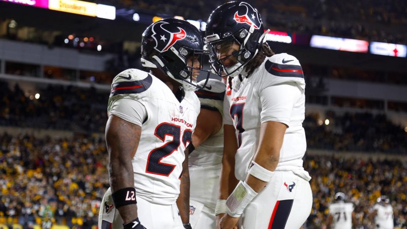 Texans defense shines as Steelers fall 30-6