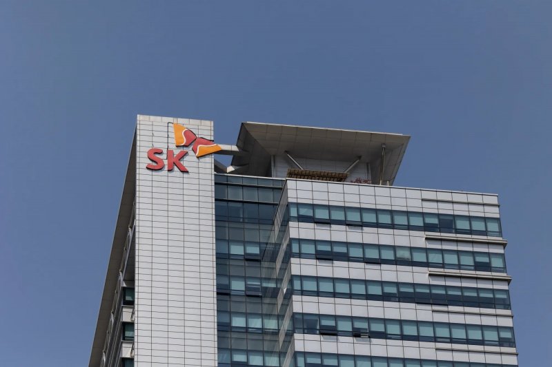 SK Hynix to invest $13B in South Korea AI chip plant