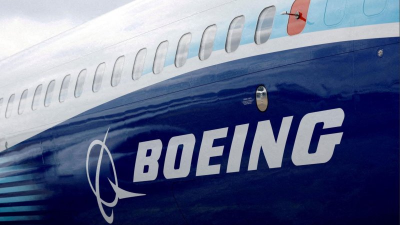 Boeing surpasses Airbus in sales in 2025, first since 2018 
