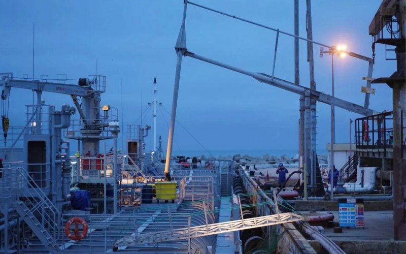 Japan seeks stable oil supplies from UAE and Saudi Arabia 