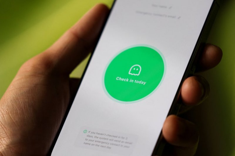 China’s “Are you dead?” app goes viral among solo dwellers 