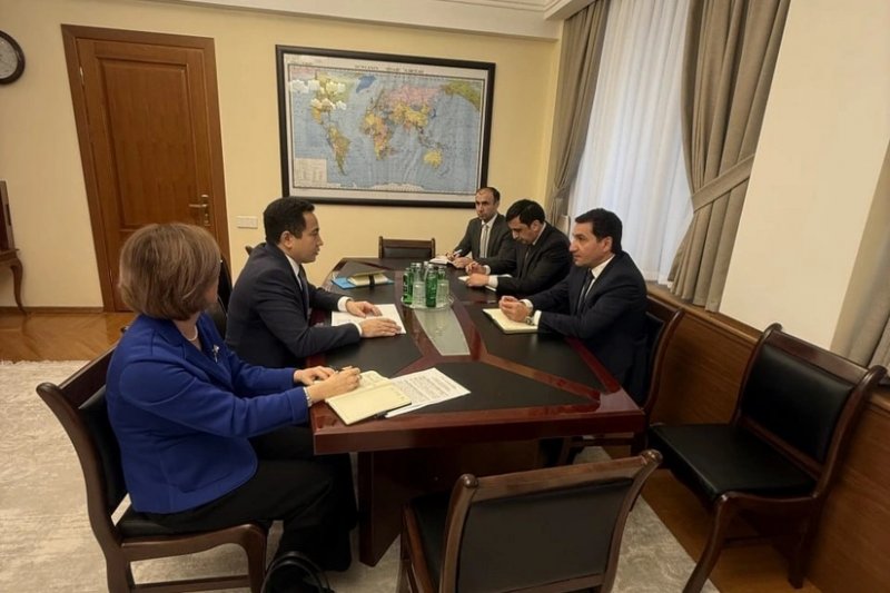 Azerbaijan, Kazakhstan review bilateral cooperation, regional issues