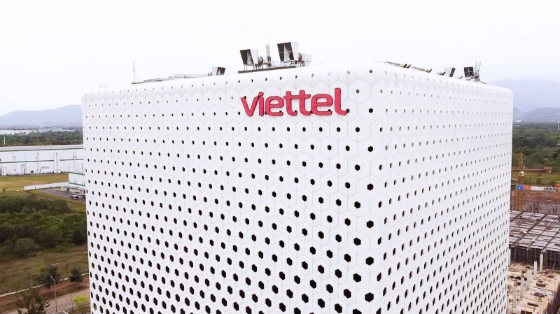 Viettel starts construction of Vietnam's first chip plant