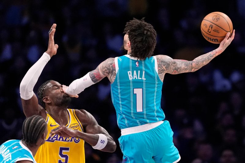 LaMelo Ball hits 9 3-pointers to lead Hornets to 135-117 win over Lakers