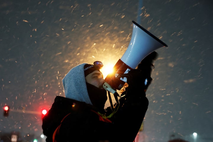 Judge restricts immigration agents’ tactics in Minnesota