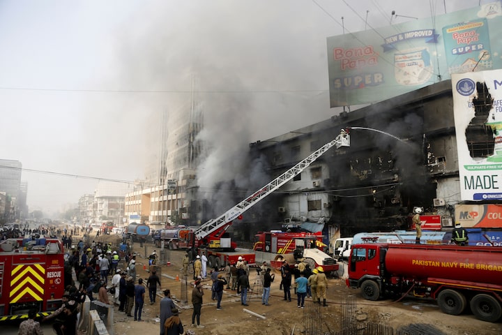 Karachi mall fire death toll rises to 11, dozens missing 