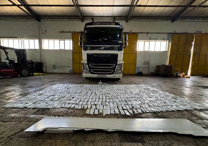 Over 39 kg of heroin seized at Julfa customs in Azerbaijan