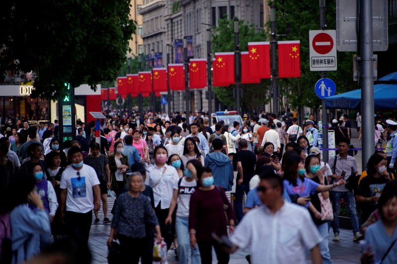 China sees fourth year of population drop