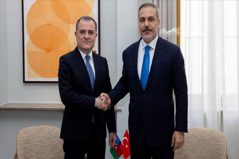 Azerbaijan, Türkiye FMs discuss regional issues 
