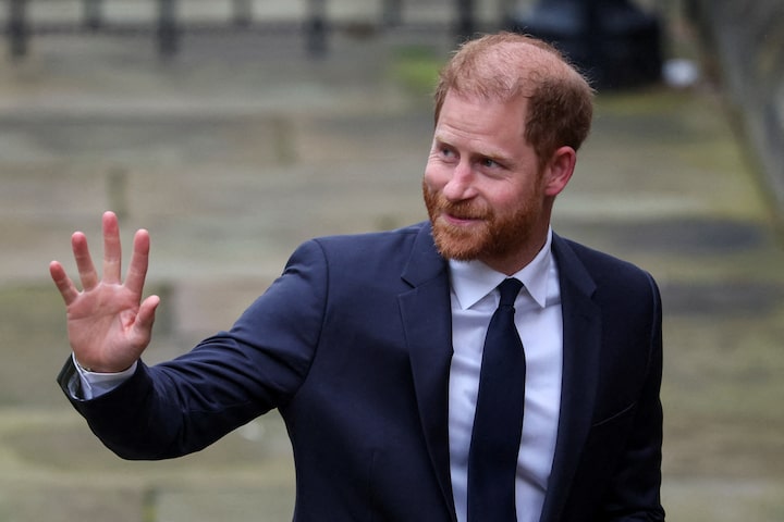 Prince Harry returns to court in privacy case 