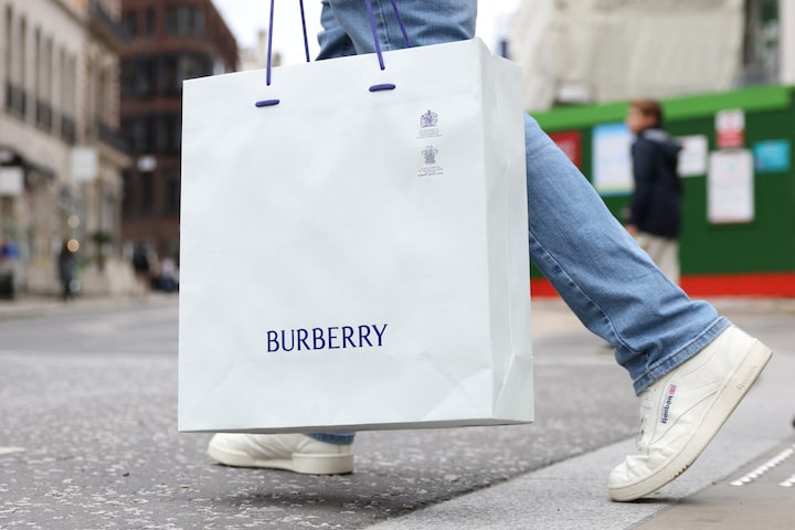 Burberry tops Q3 sales forecasts amid turnaround push 