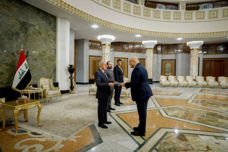 Azerbaijan’s ambassador presents credentials in Iraq 