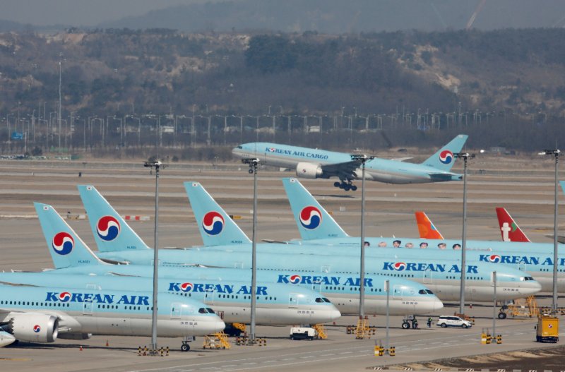 Korean Air to ban in-flight use of power banks