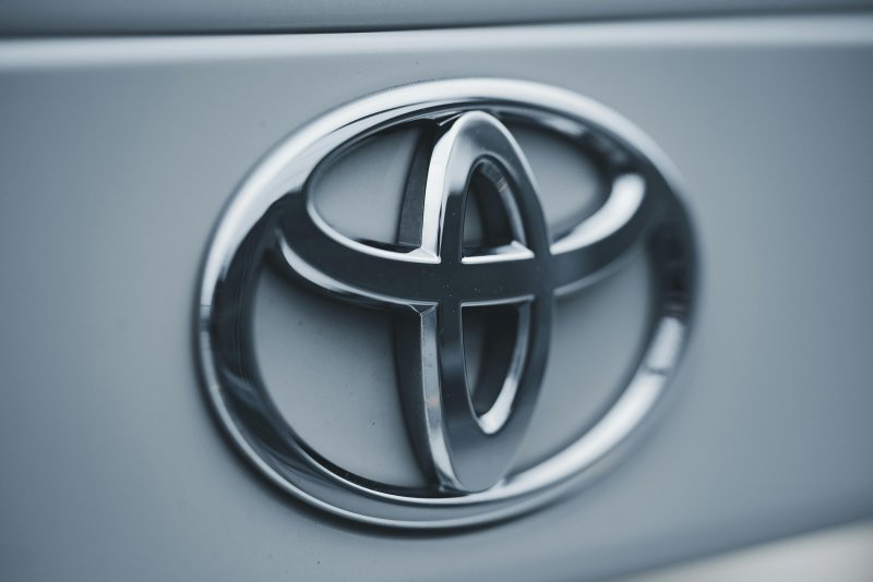 Toyota recalls 162,000 US vehicles over faulty screens 