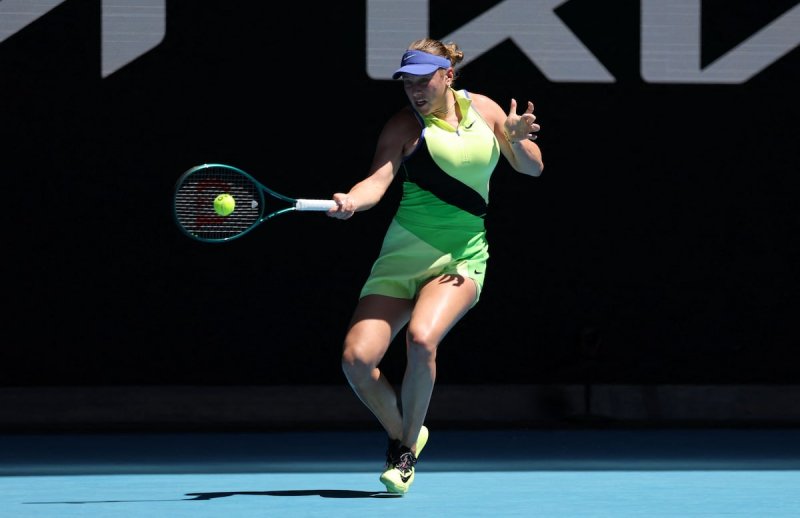 Anisimova reaches Australian Open quarters to face Pegula