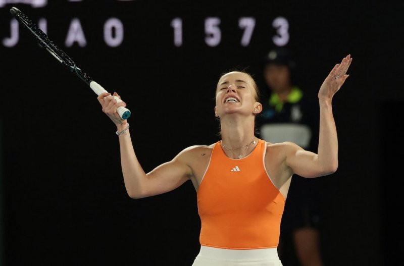 Svitolina crushes Gauff to reach Australian Open semis