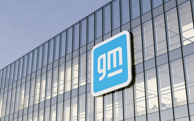 GM beats Q4 earnings, launches $6B share buyback