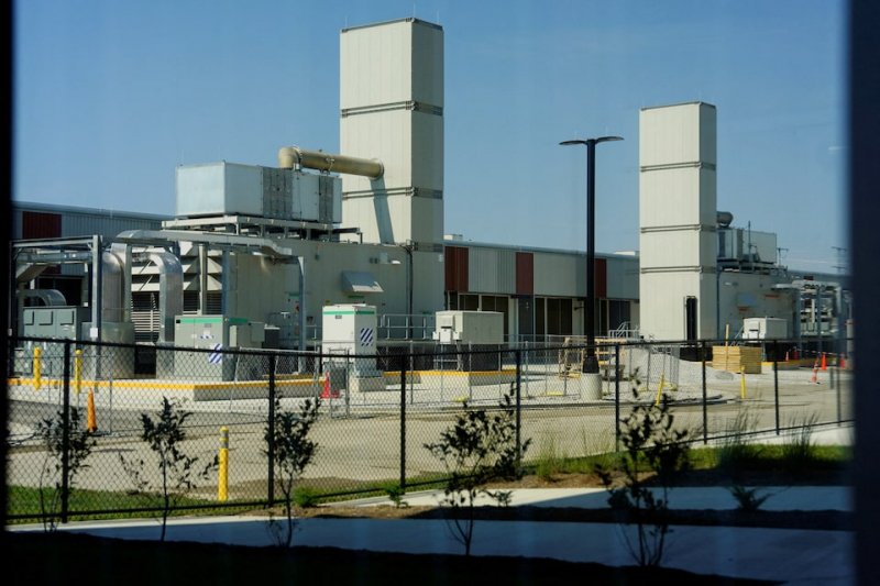 Microsoft AI spending jumps, cloud growth disappoints