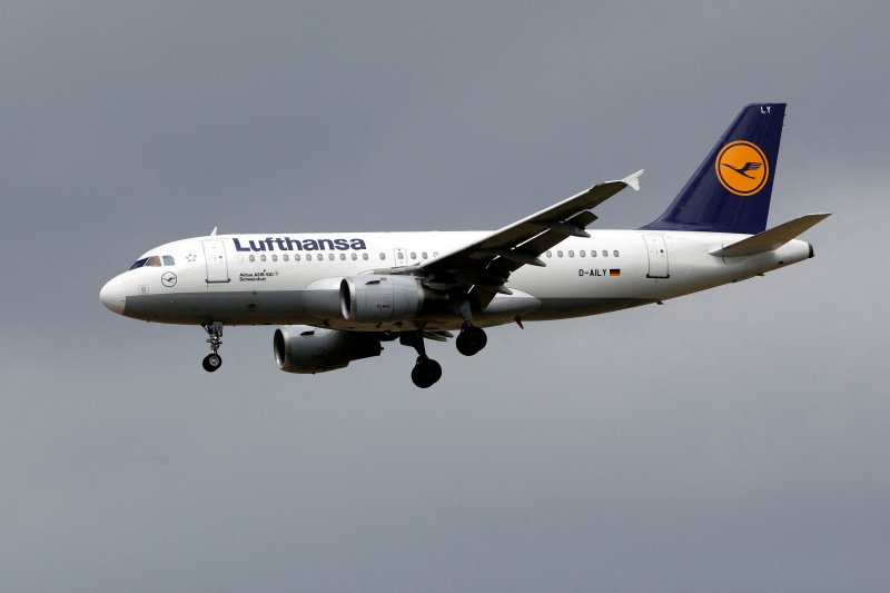 Lufthansa extends Tel Aviv flight restrictions