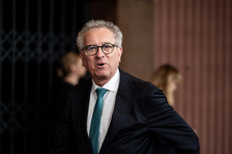 ESM chief: €500bn crisis fund could support defence spending 