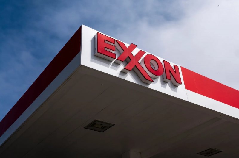Exxon shares slide despite earnings beat