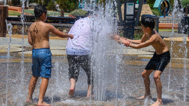 Heatwave grips Australia’s south-east for eighth day