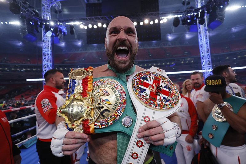 Tyson Fury confirms return to boxing a year after retiring