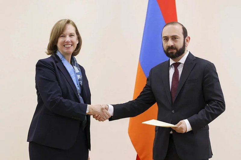 Mirzoyan, Kvien talk Armenia-US ties and TRIPP project
