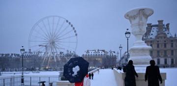 Snow and ice disrupt travel in France, UK, and Netherlands 