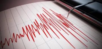 Strong earthquakes strike western Japan