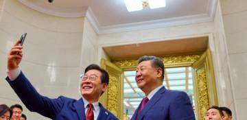 Lee powers on Xiaomi phone from Xi ahead of China visit 