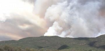 Emergency warnings as bushfires rage across Victoria, Australia