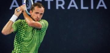 Medvedev rides strong start toward Australian Open