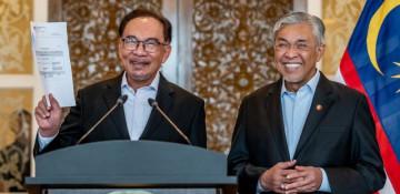 Malaysia drops corruption case against PM’s deputy Zahid 