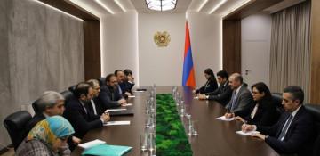 Armenia and Iran discuss unblocking regional communications 