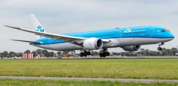 Toronto-bound KLM flight makes emergency landing in Glasgow
