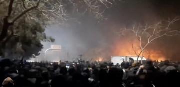 Australia calls on citizens to leave Iran immediately