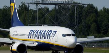 Ryanair flight makes emergency landing after passenger disruption -  VIDEO 