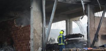 Five missing after factory fire in central Greece 