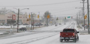 At least 7 dead, 800,000 without power as winter storm batters US