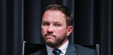 Estonia urges EU entry ban on Russian war veterans 