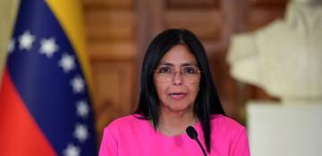 Venezuela allows foreign investment in oil industry 