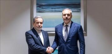 Turkish, Iranian FMs discuss regional developments