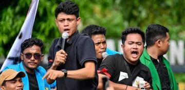 Molotovs, dead chickens sent to Indonesia critics