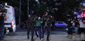 Baku court extends detention of Russian citizens