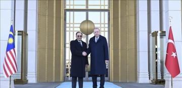 Turkish President meets Malaysian PM Anwar in Ankara 
