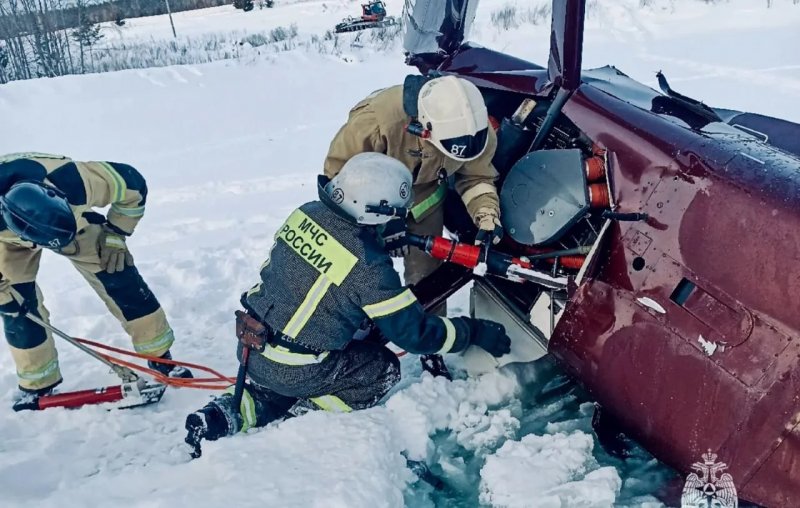 Helicopter crash kills two in Russia