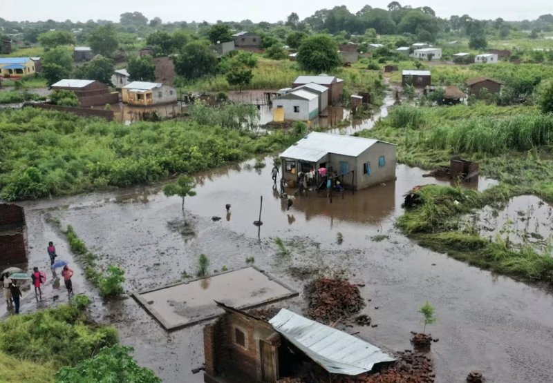 Over 100 dead in southern Africa floods, more warnings issued 