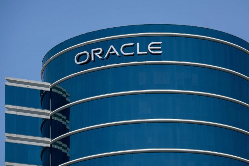 Oracle eyes up to 30,000 job cuts amid AI push