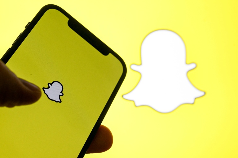 Snapchat blocks 415,000 under-16 accounts in Australia